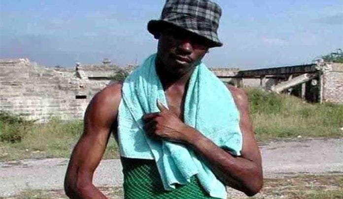 ¿El negro de Whatsapp futbolista?