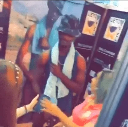 El negro de Whatsapp no pasara de moda nunca