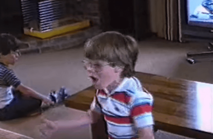 nintendoooo La reacción de un niño cuando le ragalaron una Nintendo DESS