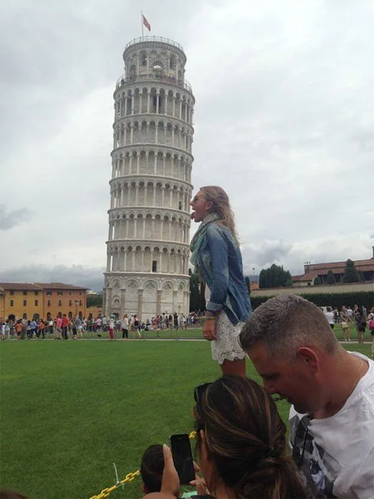 las 10 fotos mas creativas junto a la Torre de Pisa TARINGA