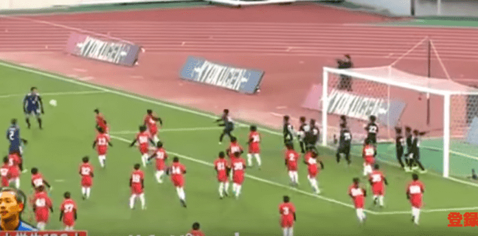 contra3 Yosuke Ideguchi Hotaru Yamaguchi e Hiroshi Kiyotake contra 100 niños