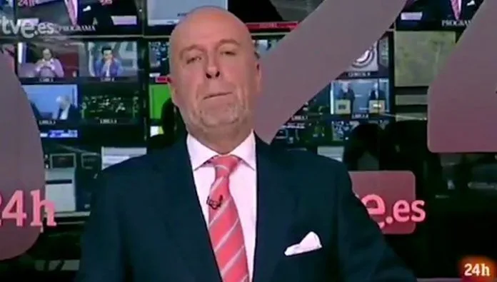 El presentador del Canal 24 horas se y se convierte en viral con 'Pirulí que te ví'