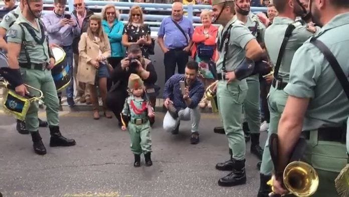 yoel Yoel un niño legionario que canta «El novio de la muerte» un jueves santo