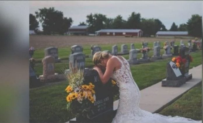 La Triste historia de la novia que llora en una tumba La Triste historia de la novia que llora en una tumba