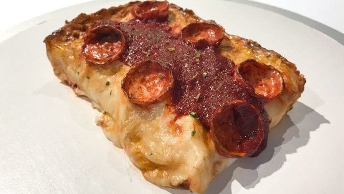 Inventan una Pizza con forma de Pastel