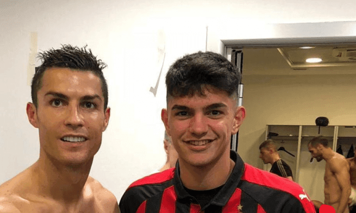 Un canterano del Milán caza a Chiellini desnudo