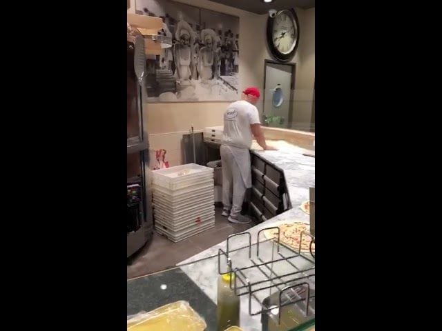 9905 El Ronaldinho de la Pizza