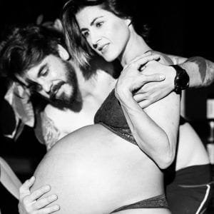 Barei no está esperando gemelos, de ahí va a salir un equipo de fútbol por lo menos