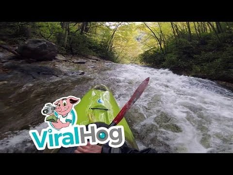 Cascada de 60 pies en un kayak