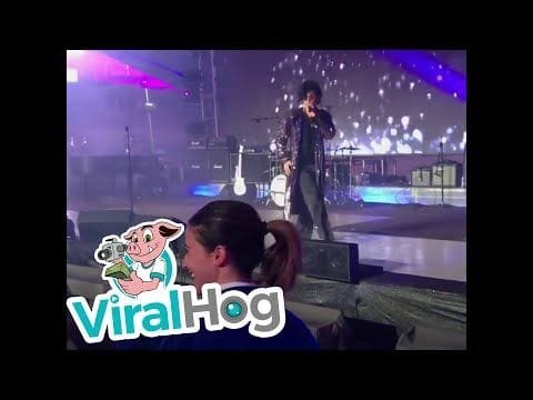 Prince Impersonator Falls Off Stage ||