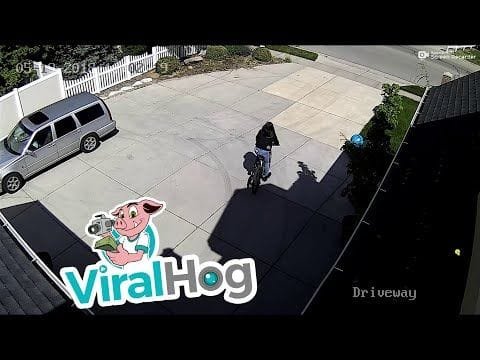 Un ladrón de bicicletas recibe Karma instantáneo
