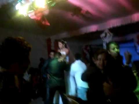 Troleo de AuronPlay a un hombre que subió un video de la boda de su hermana