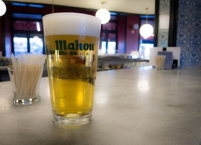 repartir bebida Mahou repartirá cerveza a domicilio en Madrid, Valencia y Granada