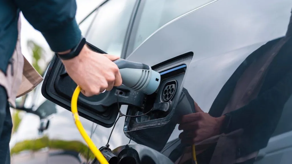 ¿Pensando en comprar un coche eléctrico? Ten en cuenta estos factores