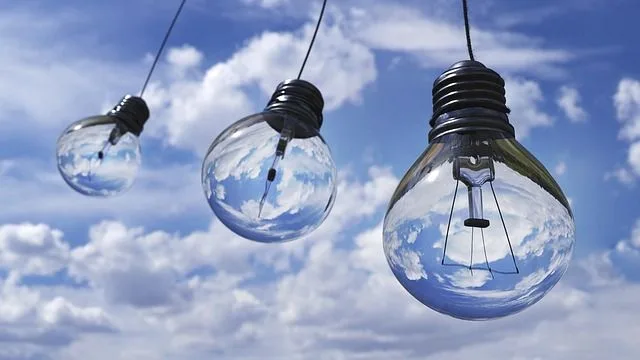 tienes menos luces que