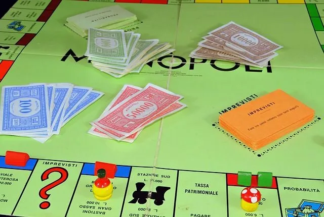 ¿Cuánto dinero se reparte en el Monopoly? ¿Cuánto dinero se reparte en el Monopoly?