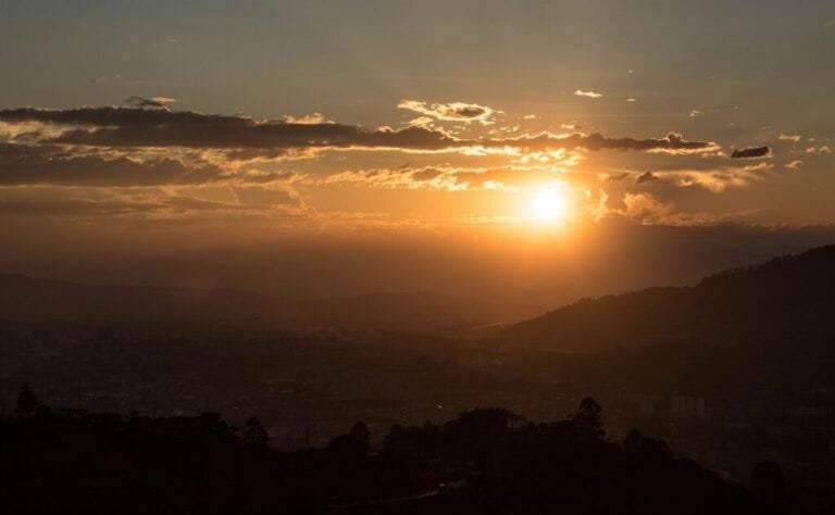 A qué hora atardece: cómo saberlo y por qué cambia cada día